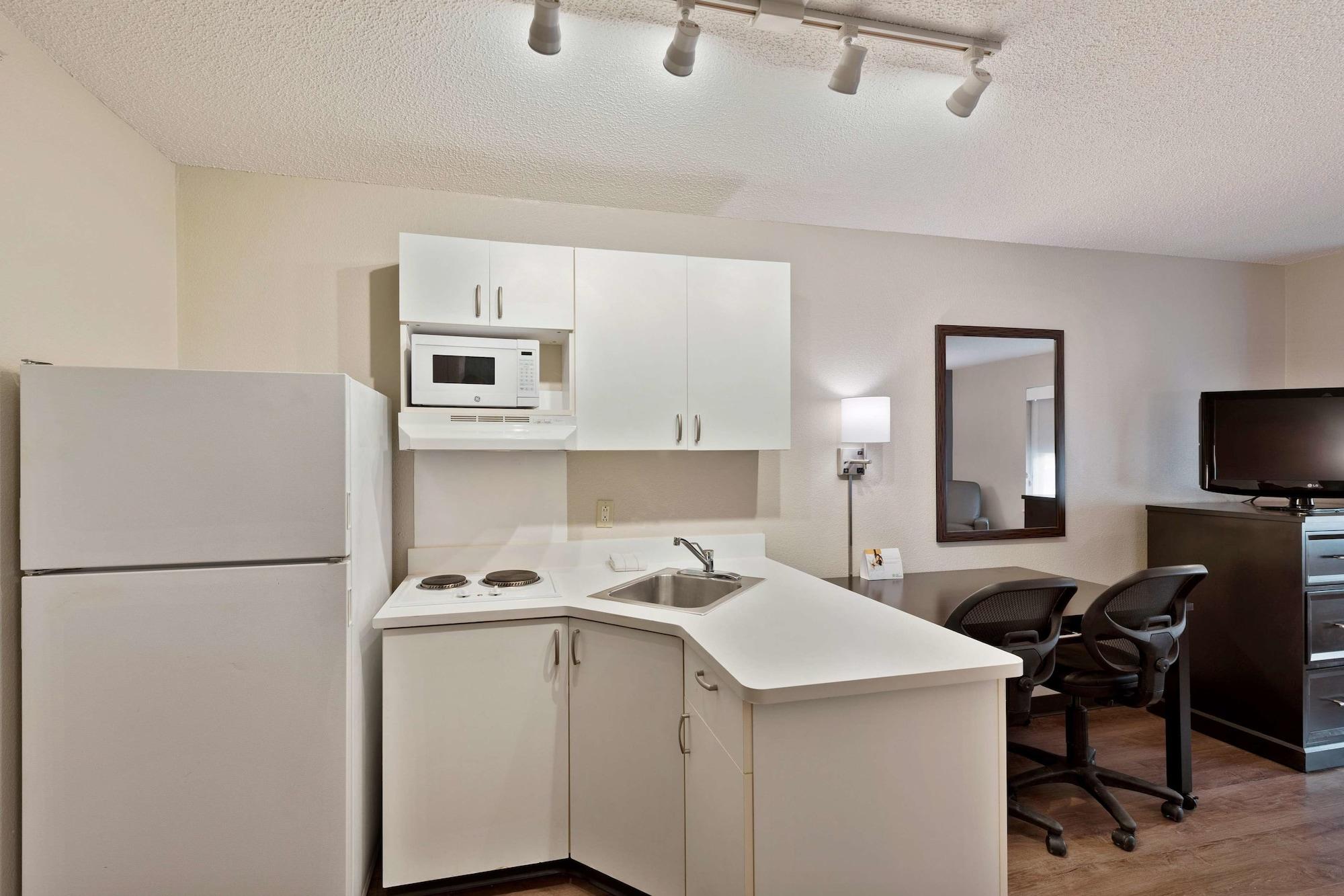 Extended Stay America Select Suites - Charlotte - Tyvola Rd מראה חיצוני תמונה