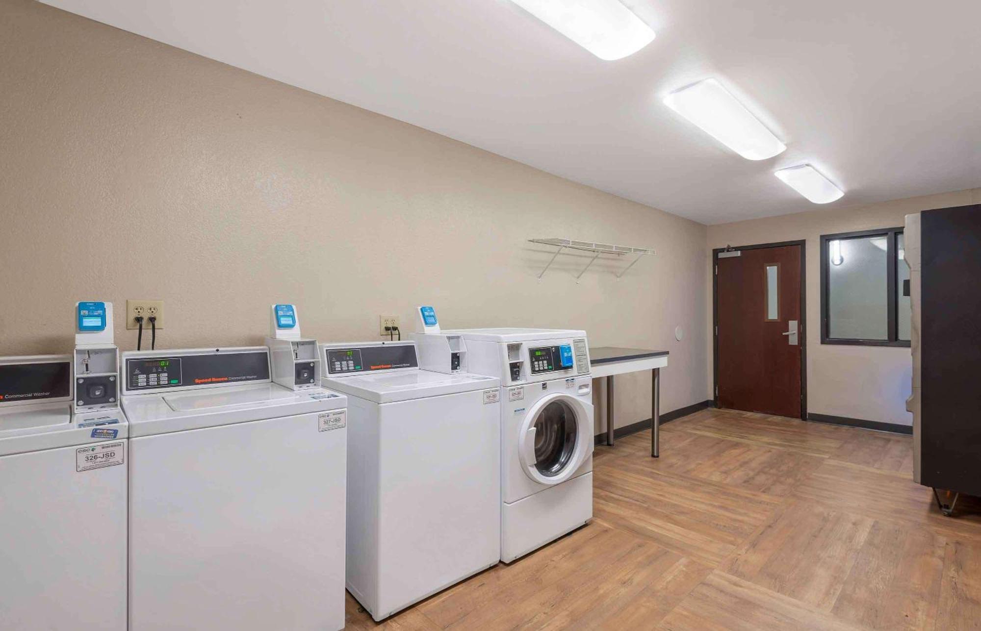 Extended Stay America Select Suites - Charlotte - Tyvola Rd מראה חיצוני תמונה